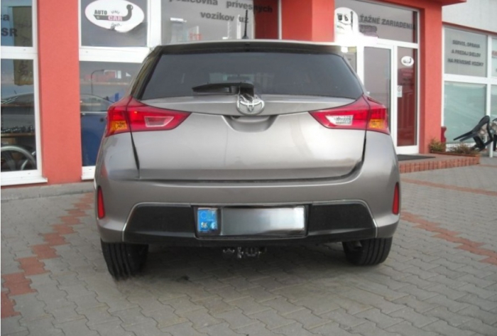 Carlig remorcare Toyota Auris 5 usi dupa 2012 demontabil automat cu maneta marca Autohak [8]