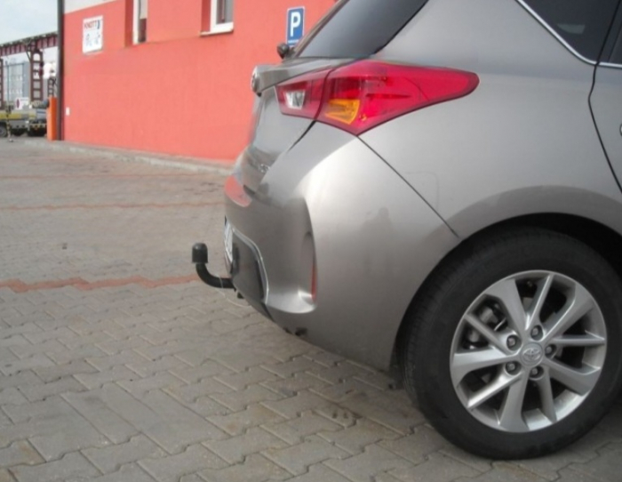 Carlig remorcare Toyota Auris 5 usi dupa 2012 demontabil automat cu maneta marca Autohak [4]