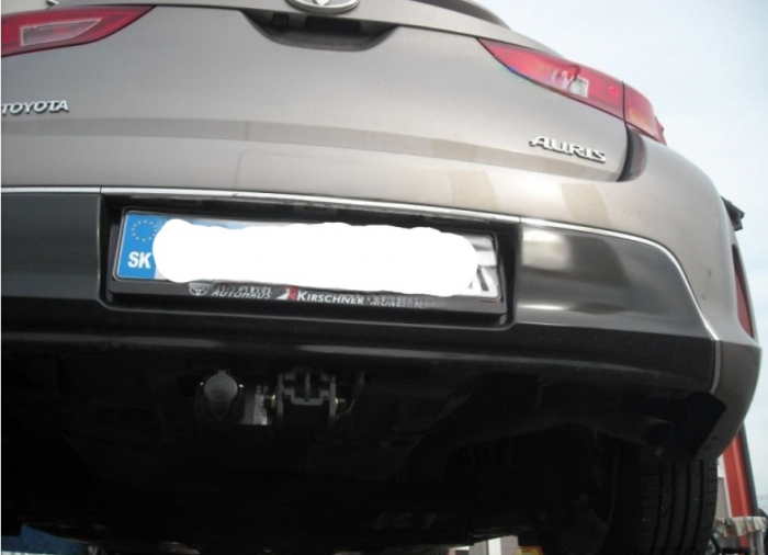 Carlig remorcare Toyota Auris 5 usi dupa 2012 demontabil automat cu maneta marca Autohak [7]