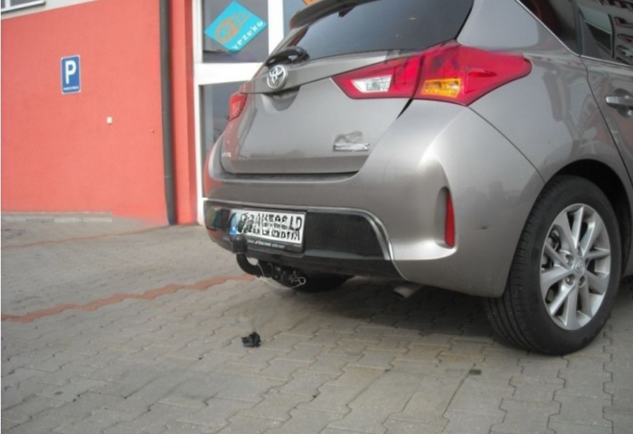 Carlig remorcare Toyota Auris 5 usi dupa 2012 demontabil automat cu maneta marca Autohak [5]