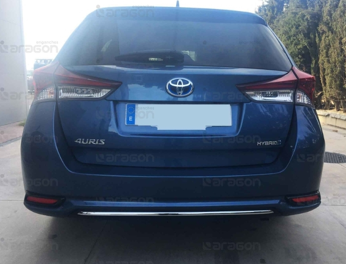 Carlig remorcare Toyota Auris combi hybrid 2013 - prezent demontabil automat vertical marca Aragon [8]