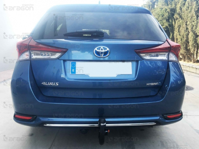 Carlig remorcare Toyota Auris combi hybrid 2013 - prezent demontabil automat vertical marca Aragon [5]