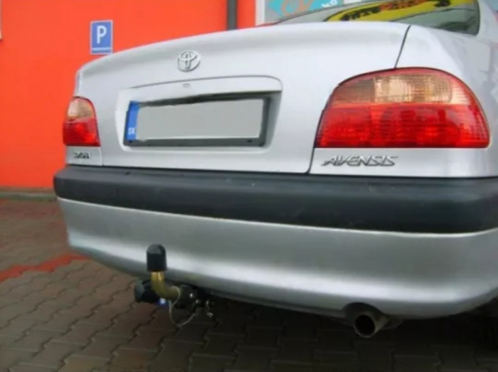 Carlig remorcare Toyota Avensis 4/5 usi 1997 - 2002 demontabil automat cu maneta marca Autohak [4]