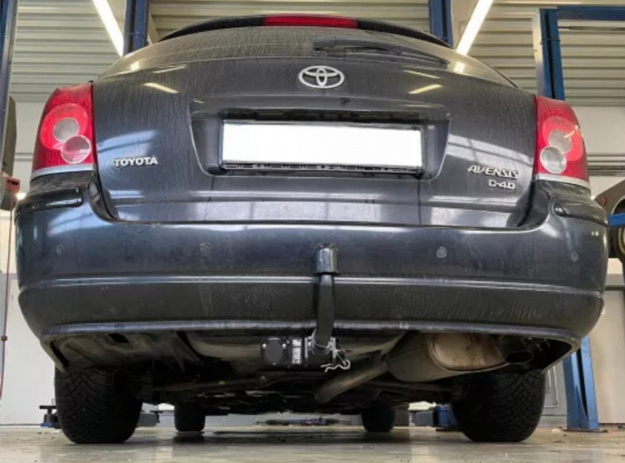 Carlig remorcare Toyota Avensis 4/5 usi 2003 - 2009 demontabil automat cu maneta marca Autohak [5]