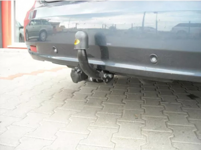 Carlig remorcare Toyota Avensis berlina dupa 2009 marca Autohak [8]