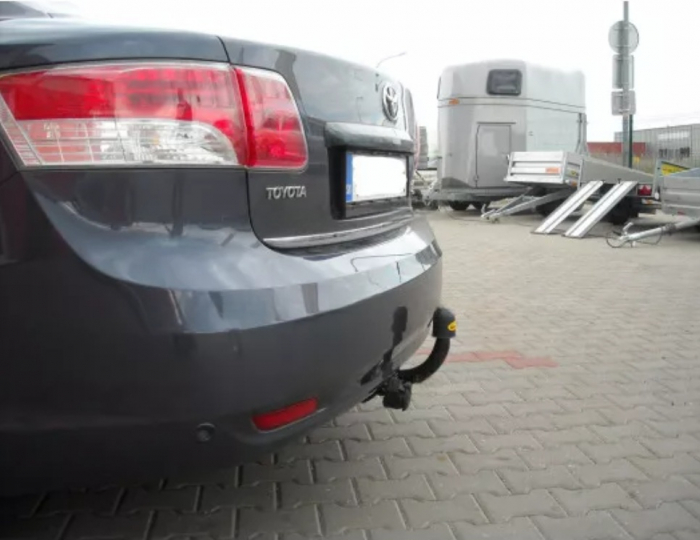 Carlig remorcare Toyota Avensis berlina dupa 2009 marca Autohak [6]