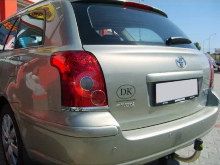 Carlig remorcare Toyota Avensis combi 2003 - 2009 demontabil automat cu maneta marca Autohak [2]