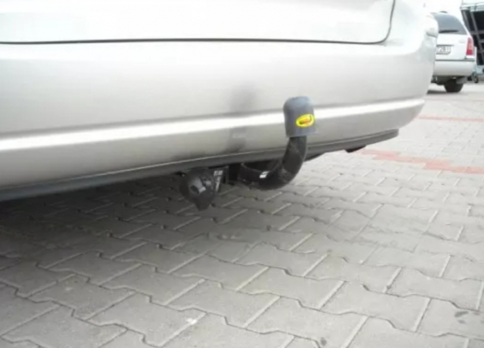 Carlig remorcare Toyota Avensis combi 2003-2009 marca Autohak [5]