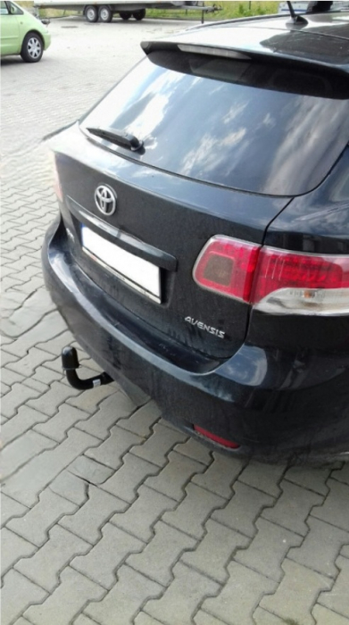 Carlig remorcare Toyota Avensis combi dupa 2009 demontabil automat vertical marca Autohak [6]