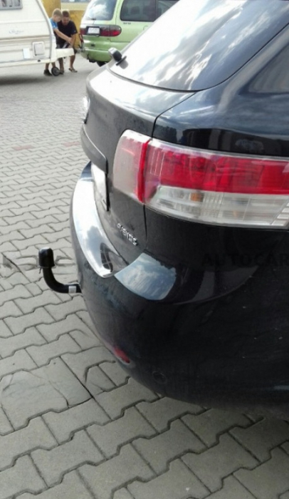 Carlig remorcare Toyota Avensis combi dupa 2009 demontabil automat vertical marca Autohak [11]