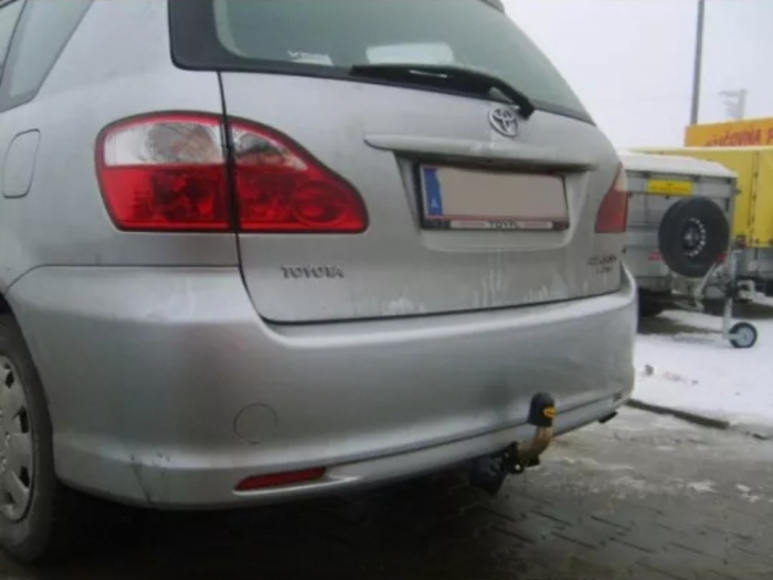 Carlig remorcare Toyota Avensis Verso 5 usi 2001 - 2006 demontabil automat cu maneta marca Autohak [2]