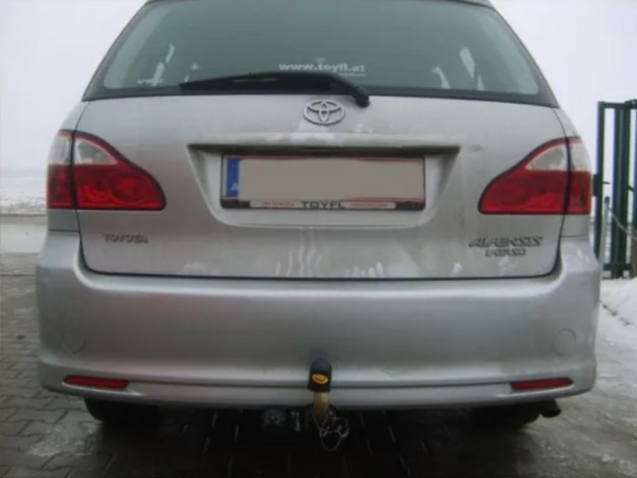 Carlig remorcare Toyota Avensis Verso 5 usi 2001 - 2006 demontabil automat cu maneta marca Autohak [3]