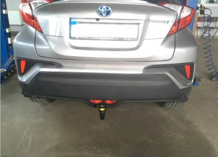 Carlig remorcare Toyota CH-R dupa 2016 demontabil automat vertical marca Autohak [11]