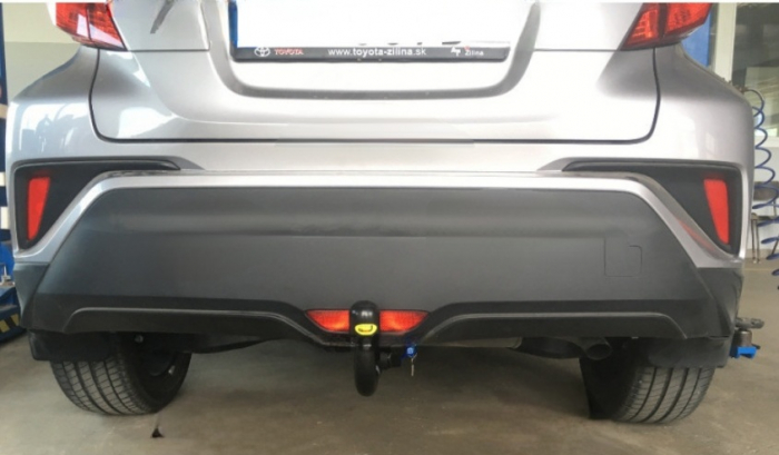 Carlig remorcare Toyota CH-R dupa 2016 demontabil automat vertical marca Autohak [10]
