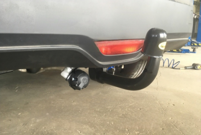 Carlig remorcare Toyota CH-R dupa 2016 demontabil automat vertical marca Autohak [9]