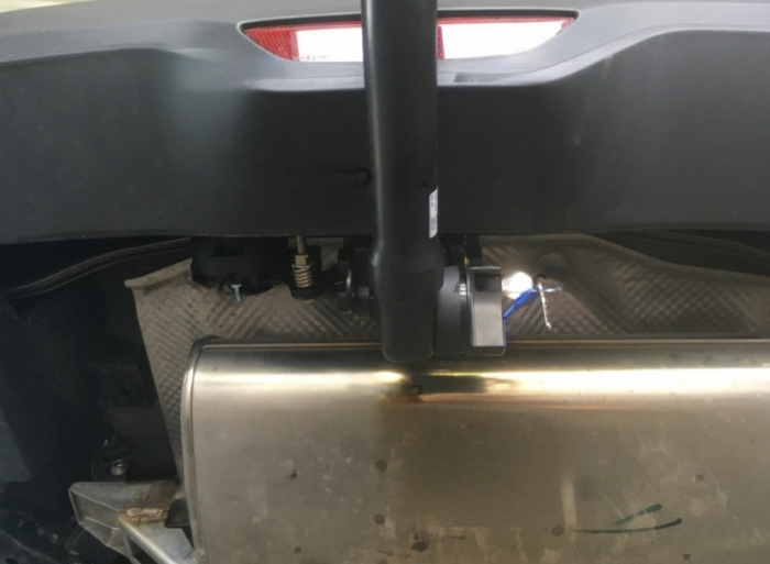 Carlig remorcare Toyota CH-R dupa 2016 demontabil automat vertical marca Autohak [4]