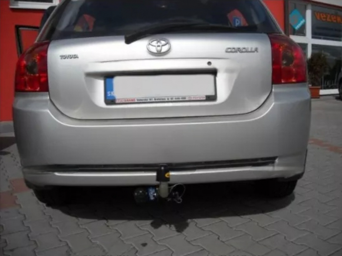 Carlig remorcare Toyota Corolla 3/5 usi 2002 - 2007 demontabil automat cu maneta marca Autohak [3]