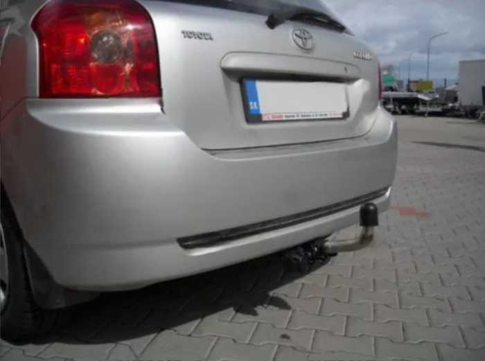 Carlig remorcare Toyota Corolla 3/5 usi 2002 - 2007 demontabil automat cu maneta marca Autohak [4]