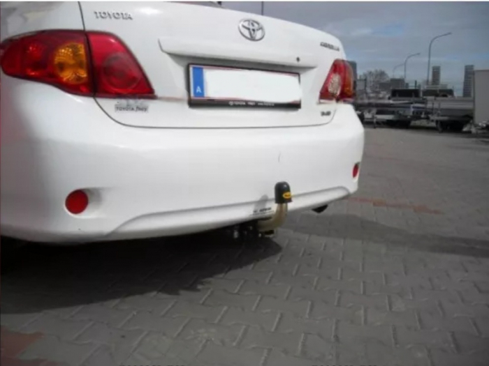 Carlig remorcare Toyota Corolla 4 usi 2007 - 2013 demontabil automat cu maneta marca Autohak [4]