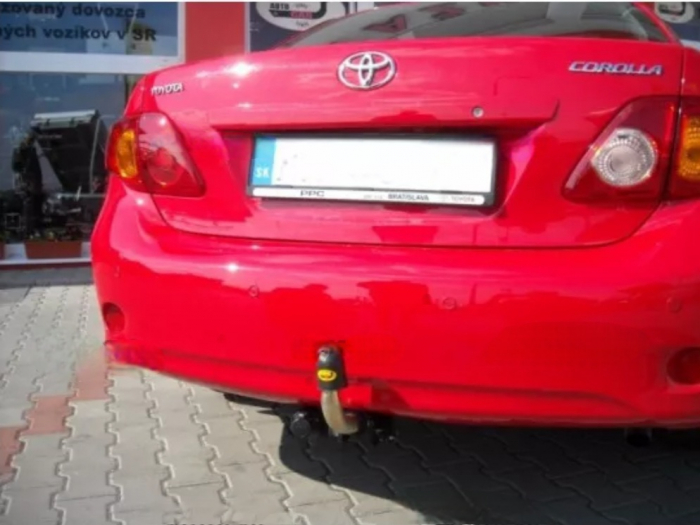 Carlig remorcare Toyota Corolla 4 usi 2007 - 2013 demontabil automat cu maneta marca Autohak [2]