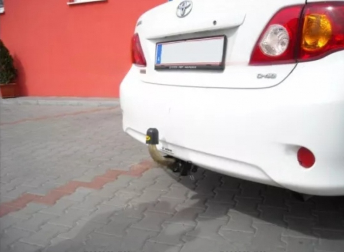 Carlig remorcare Toyota Corolla 4 usi 2007 - 2013 demontabil automat cu maneta marca Autohak [6]