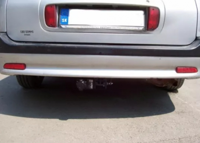 Carlig remorcare Toyota Corolla combi 1997 - 2001 demontabil automat cu maneta marca Autohak [5]