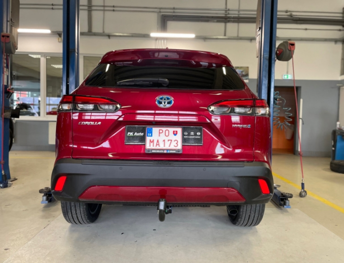 Carlig remorcare Toyota Corolla Cross dupa 03/2021 demontabil automat cu maneta marca Autohak [9]