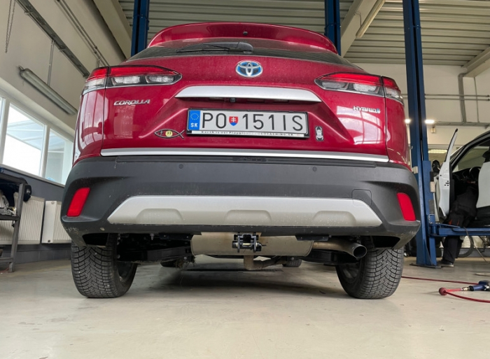 Carlig remorcare Toyota Corolla Cross dupa 03/2021 demontabil automat cu maneta marca Autohak [2]