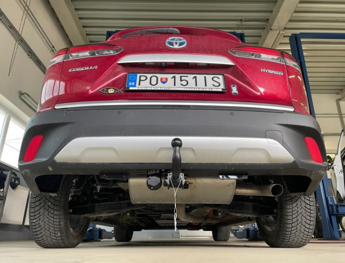 Carlig remorcare Toyota Corolla Cross dupa 03/2021 demontabil automat cu maneta marca Autohak [6]