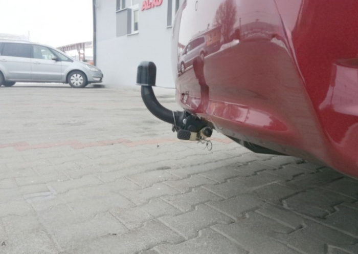Carlig remorcare Toyota Corolla sedan E18 2013 - 2018 demontabil automat cu maneta marca Autohak [6]