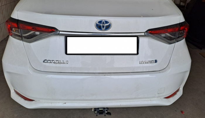 Carlig remorcare Toyota Corolla sedan E18 dupa 2019 demontabil automat cu maneta marca Autohak [5]