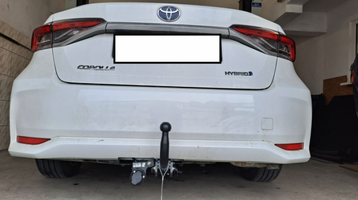 Carlig remorcare Toyota Corolla sedan E18 dupa 2019 demontabil automat cu maneta marca Autohak [4]