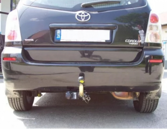 Carlig remorcare Toyota Corolla Verso 2004 - 2009 demontabil automat cu maneta marca Autohak [3]