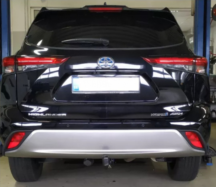 Carlig remorcare Toyota Highlander dupa 2021 demontabil automat vertical marca Autohak [5]