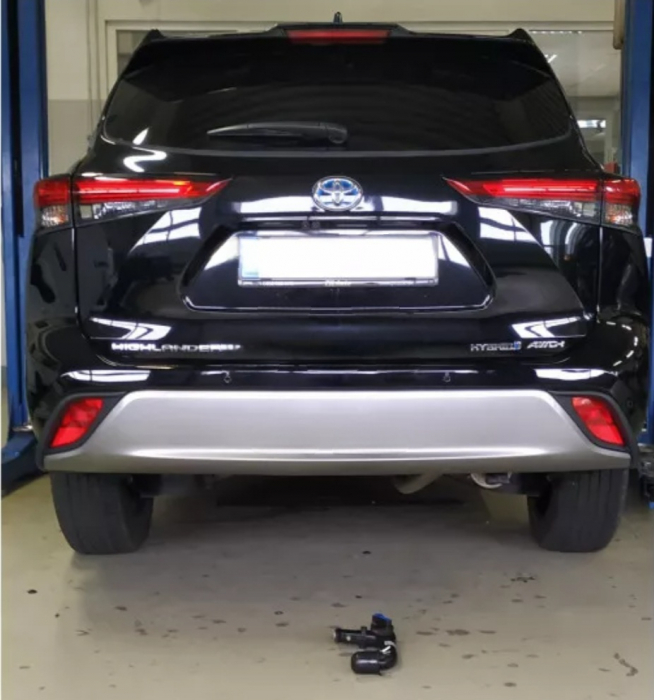 Carlig remorcare Toyota Highlander dupa 2021 demontabil automat vertical marca Autohak [7]