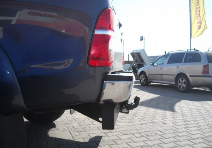 Carlig remorcare Toyota Hilux 4WD 08/2010 - 2016 marca Autohak [3]