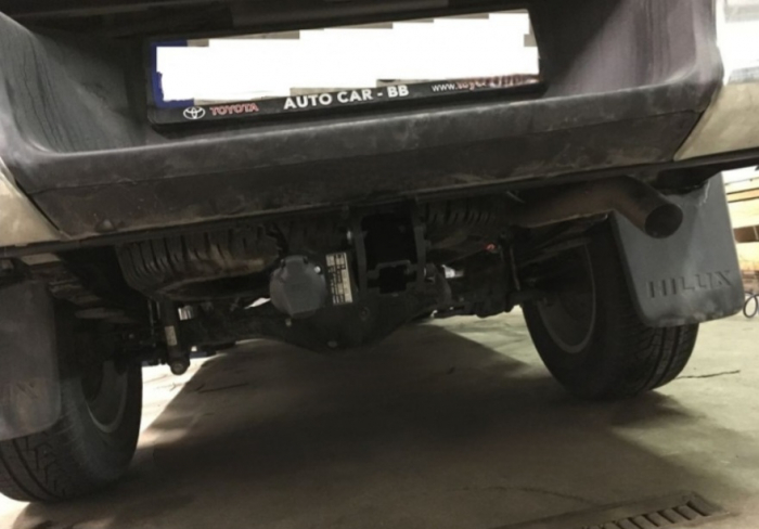 Carlig remorcare Toyota Hilux 4WD dupa 2016 demontabil automat cu maneta marca Autohak [5]