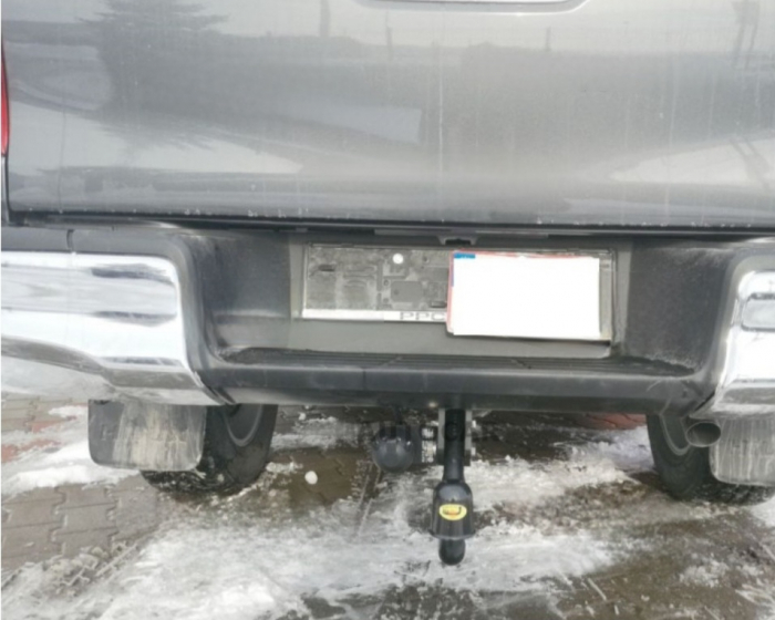 Carlig remorcare Toyota Hilux fabricata dupa 2016 marca Autohak [6]