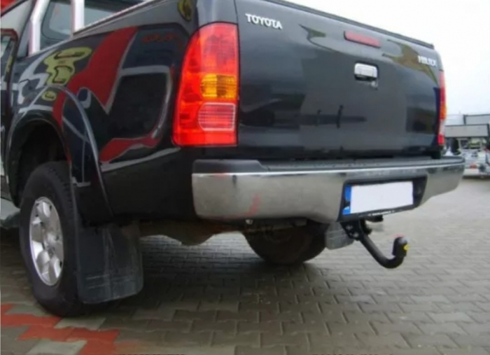 Carlig remorcare Toyota Hilux fara preechipare 4x4 2005-2009 marca Autohak [2]