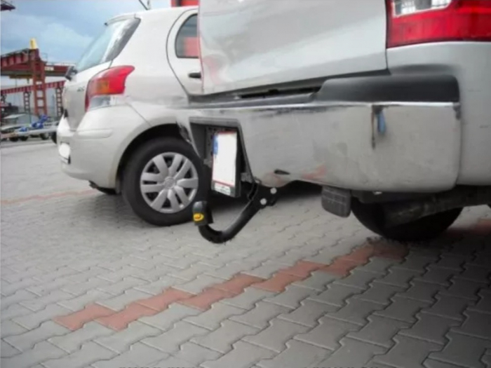 Carlig remorcare Toyota Hilux fara preechipare 4x4 2005-2009 marca Autohak [10]