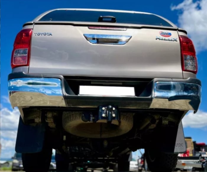 Carlig remorcare Toyota Hilux (flansa) 4x4 fabricata dupa 2016 marca Autohak [7]