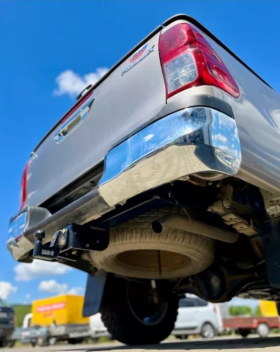 Carlig remorcare Toyota Hilux (flansa) 4x4 fabricata dupa 2016 marca Autohak [9]