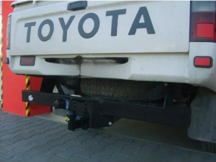 Carlig remorcare Toyota Hilux pick-up fara treapta 1997-2004 marca Autohak [4]