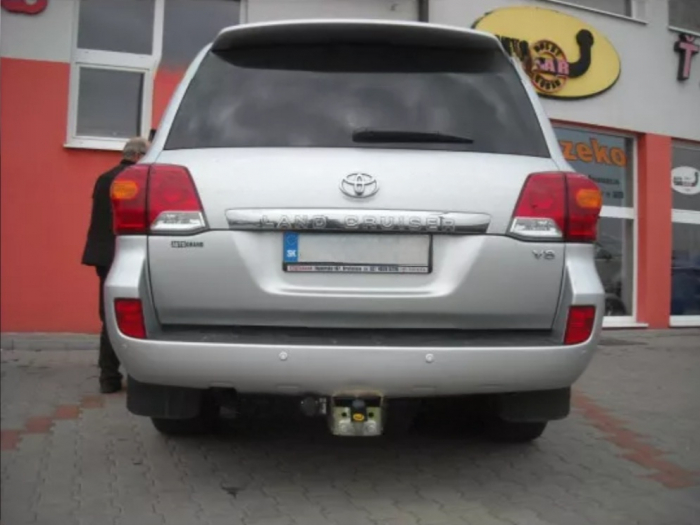 Carlig remorcare Toyota Land Cruiser V8 dupa 2007 cu flansa [3]