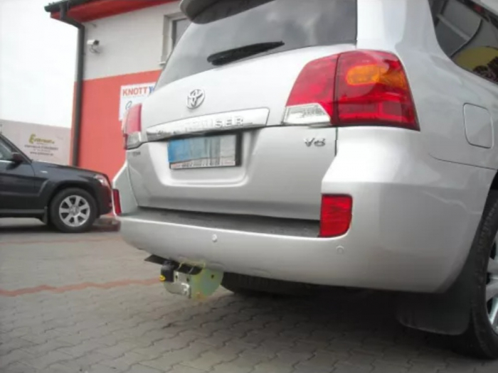 Carlig remorcare Toyota Land Cruiser V8 dupa 2007 cu flansa [4]