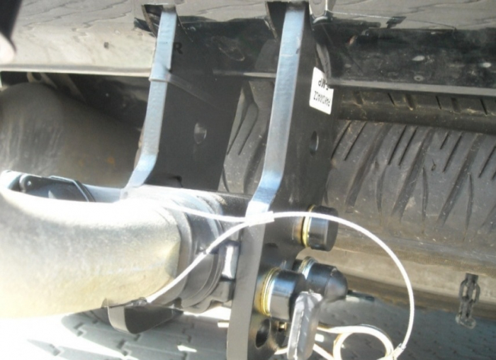 Carlig remorcare Toyota Land Cruiser V8 dupa 2007 demontabil automat cu maneta marca Autohak [3]