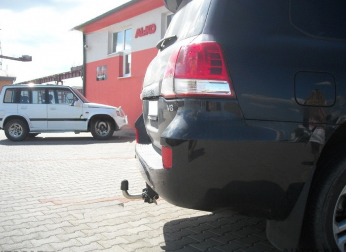Carlig remorcare Toyota Land Cruiser V8 dupa 2007 demontabil automat cu maneta marca Autohak [6]