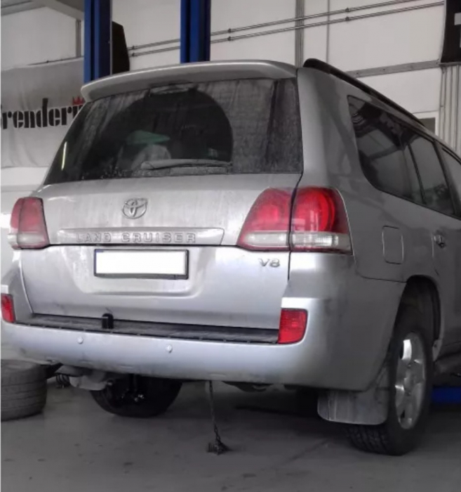 Carlig remorcare Toyota Land Cruiser V8 dupa 2007 marca Autohak [5]