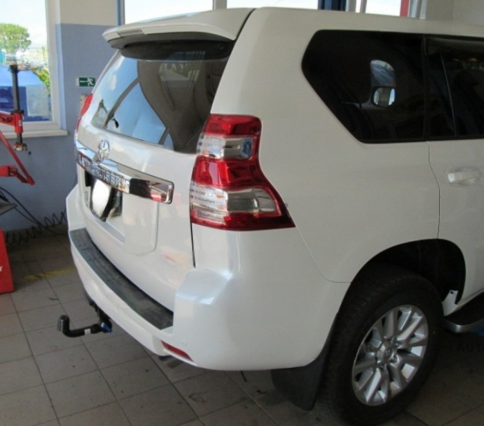 Carlig remorcare Toyota Landcruiser J120, J150 dupa 2003 demontabil automat verticalmarca Autohak [5]