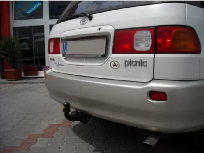 Carlig remorcare Toyota Picnic fabricata intre 1996 - 2001 marca Autohak [5]